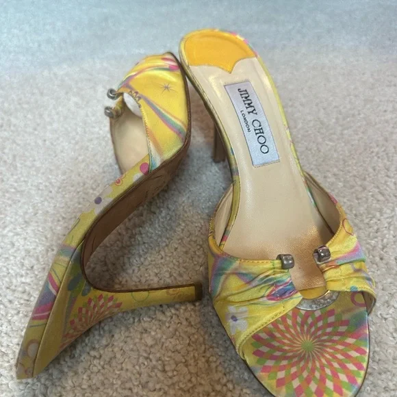 Jimmy Choo Yellow Heels Elegant Design - Picture 3 of 6